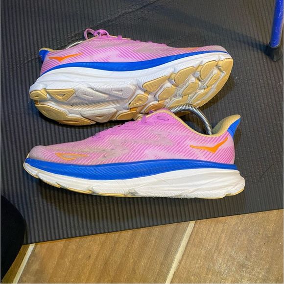 HOKA ONE ONE CLIFTON 9 - Women’s Running Shoes - SIZE 8.5B - Picture 9 of 11